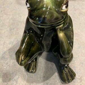 Ceramic thinking Frog Vintage
